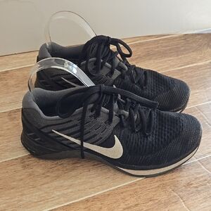 Nike Black and Gray Sneakers women Shoes running hiking outdoors gym